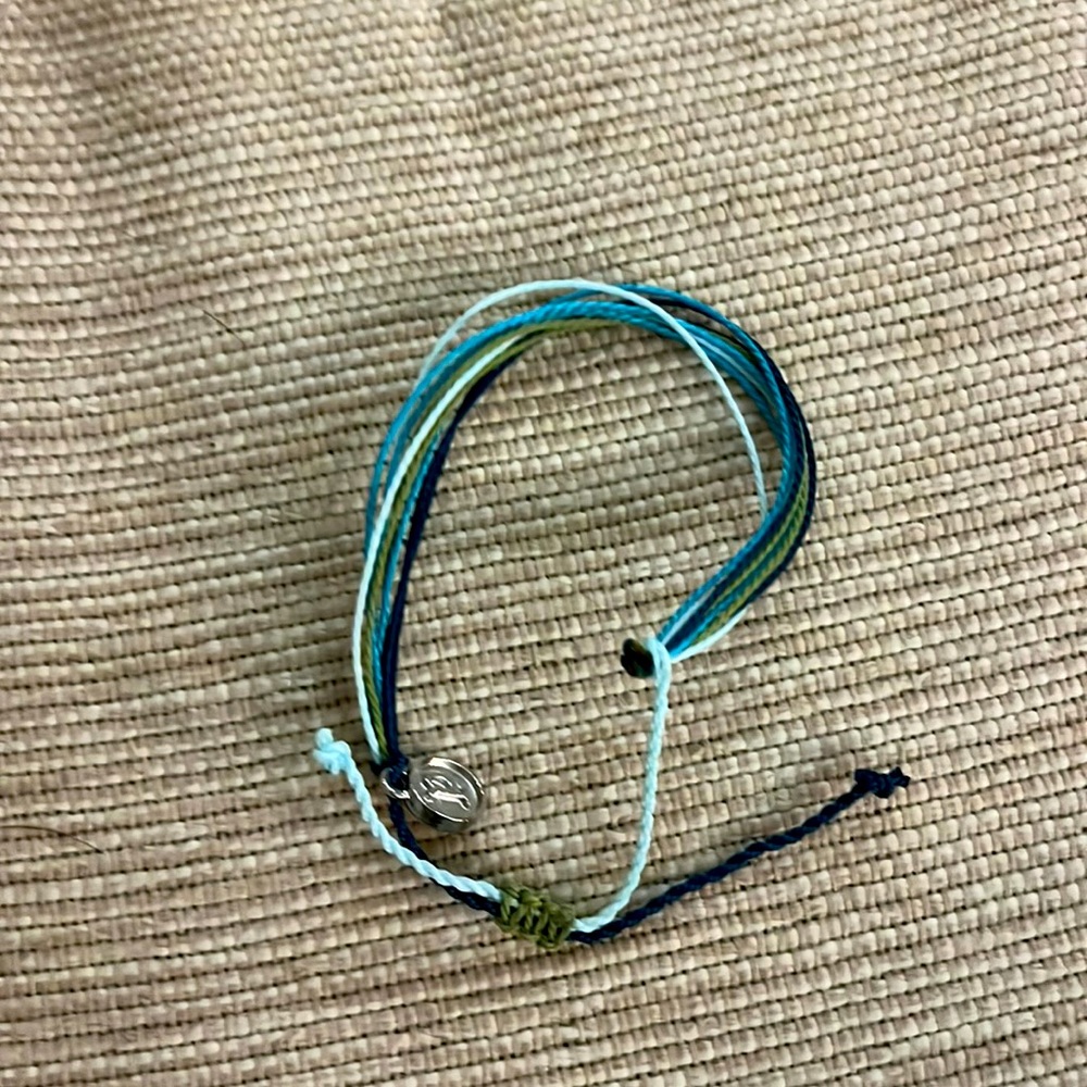 Pura, Vida bracelets